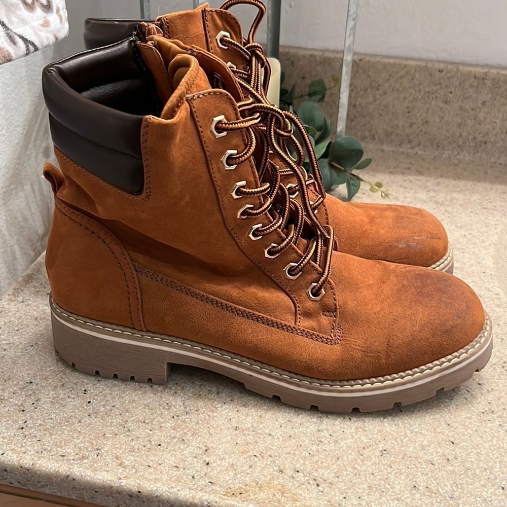 Tihoo brand size 11 zip closure hiker boots